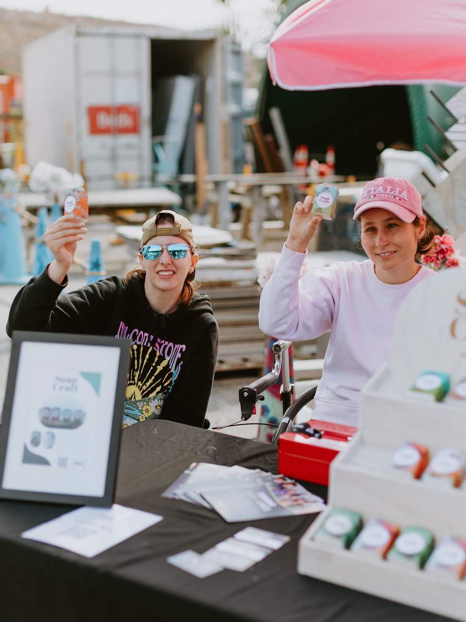 Make, grow or create something special here in our community? Stallholder applications are open for Wastebusters Christmas Market, and we’re looking for a varied mix of locally made products, art, jewellery, repurposed clothing, plants, homewares, skincare and more. Come and be part of a festive day out at Wastebusters on Saturday 28 November. Apply here: https://forms.gle/o77o4eCkFnY51r2g6 Big thank you to Deanna Gerlach for these goooorj photos from our Christmas Market last year. 😊💫