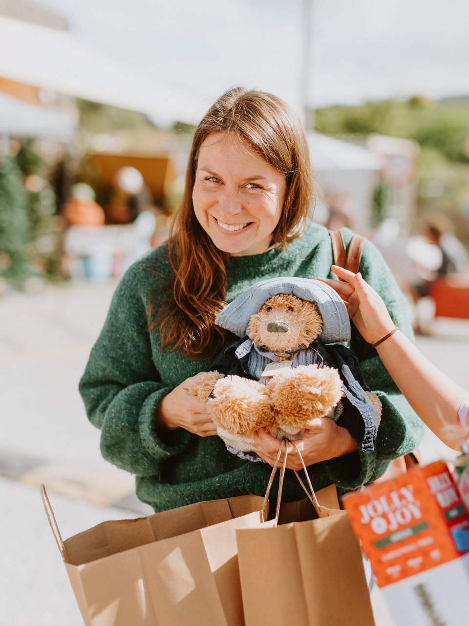 Make, grow or create something special here in our community? Stallholder applications are open for Wastebusters Christmas Market, and we’re looking for a varied mix of locally made products, art, jewellery, repurposed clothing, plants, homewares, skincare and more. Come and be part of a festive day out at Wastebusters on Saturday 28 November. Apply here: https://forms.gle/o77o4eCkFnY51r2g6 Big thank you to Deanna Gerlach for these goooorj photos from our Christmas Market last year. 😊💫