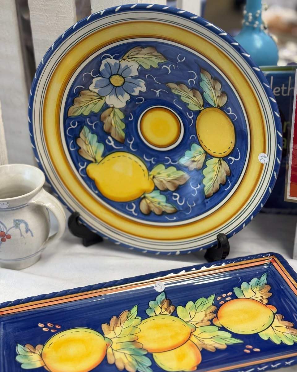 1/2 OFF sale on select displays continues through the weekend! Don't miss out on our glassware, black, blue and multicolored displays.

VASES | CERAMIC PLATTERS | FIGURINES | PILLOWS | PUZZLES | CHILDREN'S BOOKS | CLUTCHES | COASTERS | GLASS PLATTERS & MORE!
We are open Friday and Saturday, 10am-4pm
68 Orbell Street, Timaru