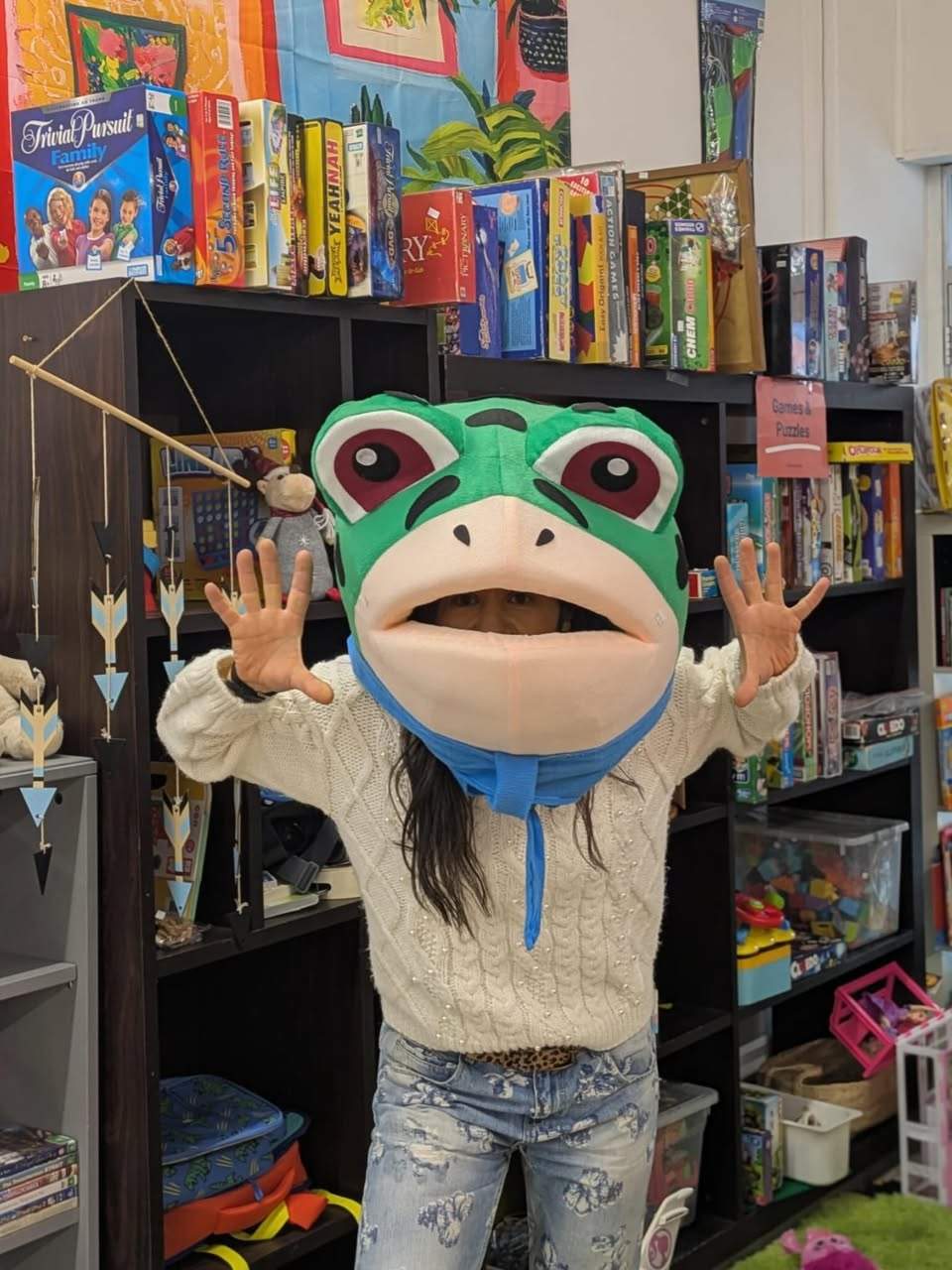 𝐂𝐨𝐰𝐚𝐛𝐮𝐧𝐠𝐚!🐢📚 Kelly is getting into the Children’s Book Week spirit at BSL Op Shops! From costumes and books to toys and hidden treasures, your local BSL Op Shop has everything you need to create a Book Week look for less. ✨ Shop pre-loved, celebrate sustainably and help support the Brotherhood of St. Laurence work towards an Australia free of poverty. 💛♻️