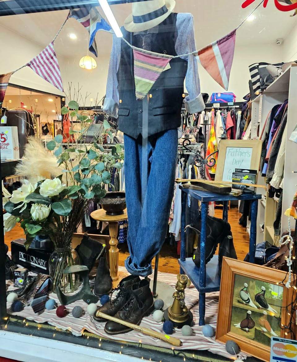 It's Father's Day this Sunday 6th Sept. Our new window celebrates all the great Dad's out there. Kids, bring your pocket money, we have lots of affordable gifts for Dad. We're open Wed to Sun 10am-2pm. Can you spot Winston the Wombat in the window? #FathersDay #fathersdaygifts Robertson Discover More #opshopping #whereswinston #giftsfordad #winstonthewombat #visitrobertsonnsw #WORTHTHEDRIVE