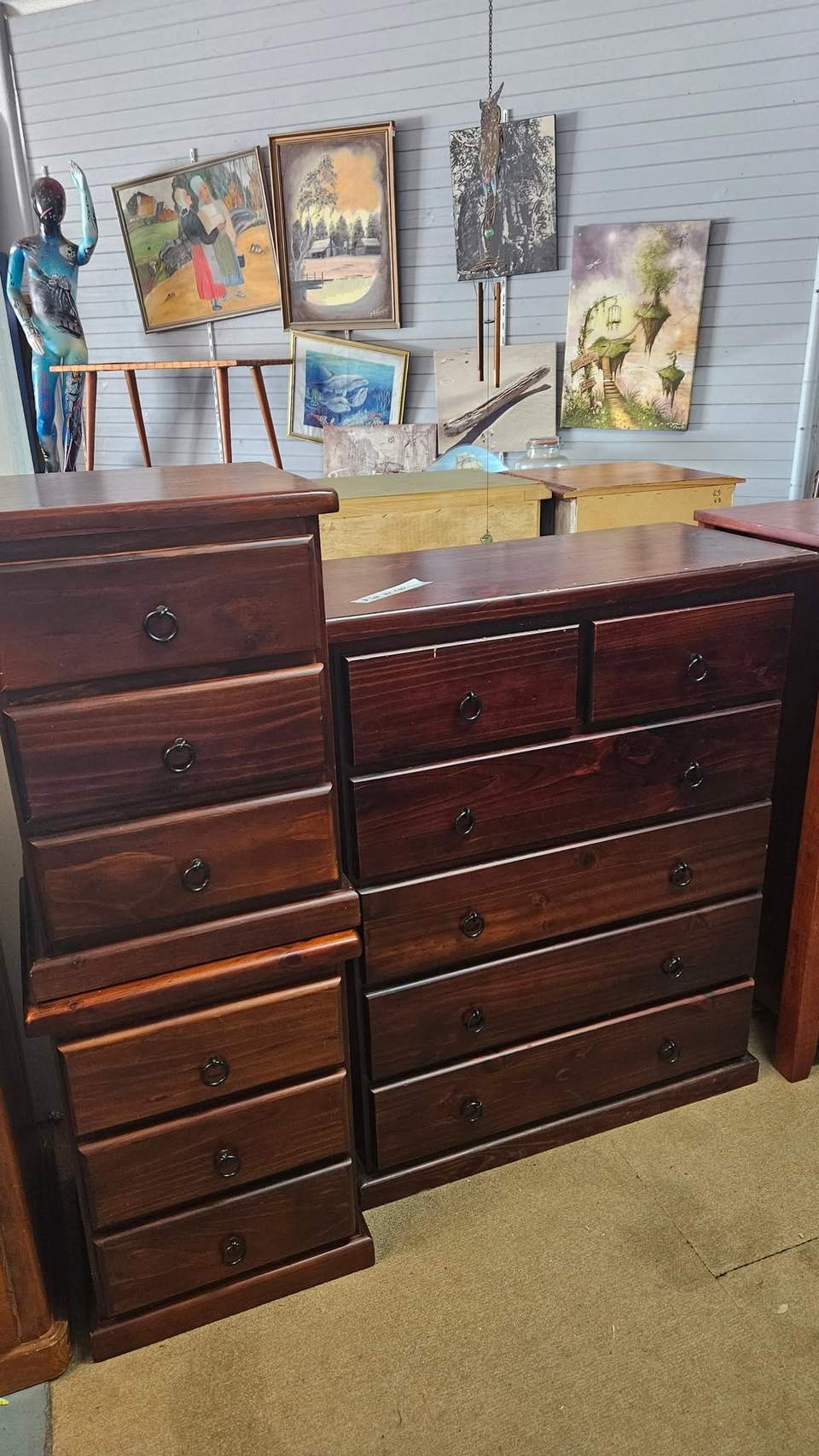 Im late im late for a very important date no time like another for a visit to Secondhand Wonderland 18 Urch St open 930 -3 weekdays 930 -1 Saturdays WE ALSO BUY AND SELL FURNITURE AND WHITEGOODS