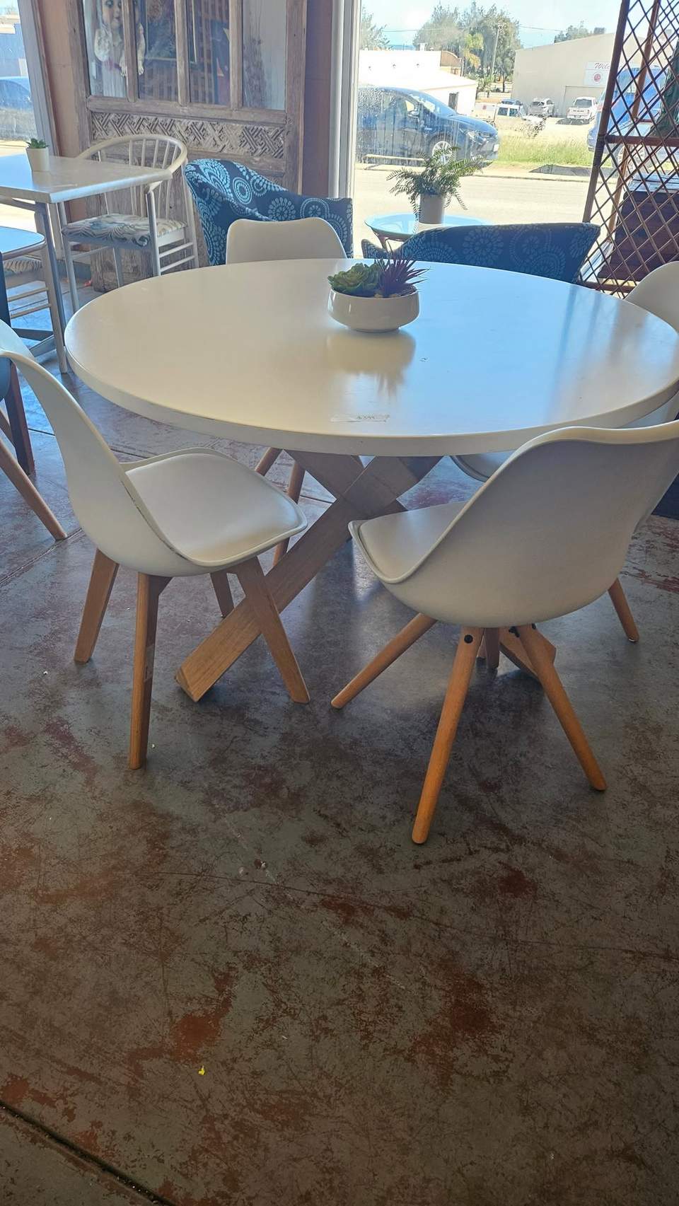 Im late im late for a very important date no time like another for a visit to Secondhand Wonderland 18 Urch St open 930 -3 weekdays 930 -1 Saturdays WE ALSO BUY AND SELL FURNITURE AND WHITEGOODS
