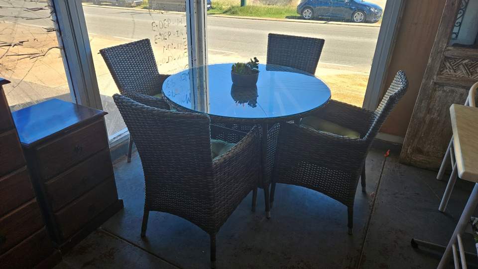 Im late im late for a very important date no time like another for a visit to Secondhand Wonderland 18 Urch St open 930 -3 weekdays 930 -1 Saturdays WE ALSO BUY AND SELL FURNITURE AND WHITEGOODS