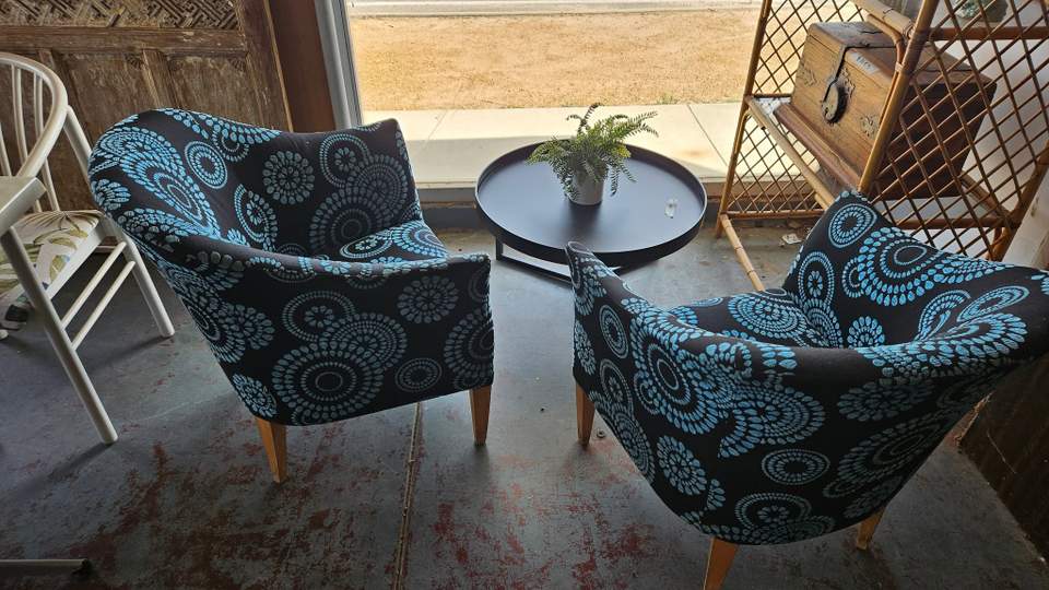 Im late im late for a very important date no time like another for a visit to Secondhand Wonderland 18 Urch St open 930 -3 weekdays 930 -1 Saturdays WE ALSO BUY AND SELL FURNITURE AND WHITEGOODS