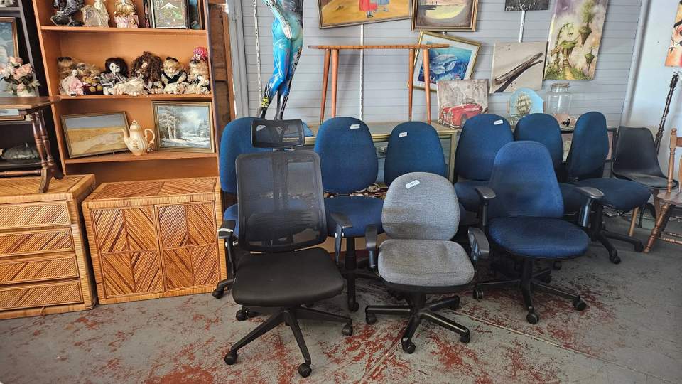 Im late im late for a very important date no time like another for a visit to Secondhand Wonderland 18 Urch St open 930 -3 weekdays 930 -1 Saturdays WE ALSO BUY AND SELL FURNITURE AND WHITEGOODS