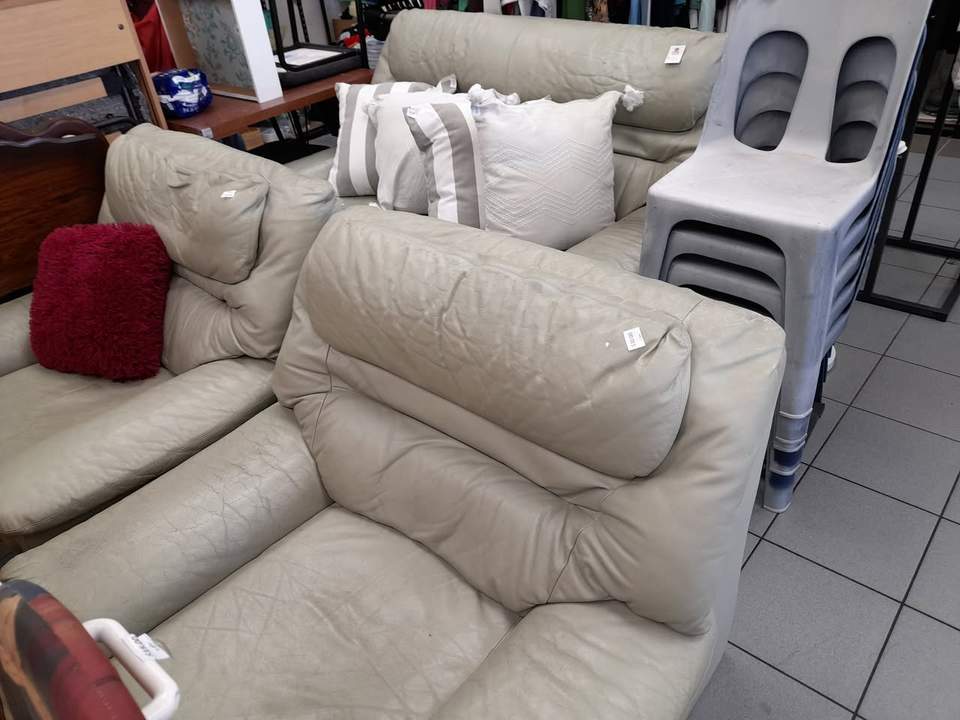 Hato Hone
St John
375 Ferry Road
Christchurch
School Holiday ideas!
New pre loved items in shop daily.
Hours
Monday to Friday
9.30 am to 5pm
Saturday
10 am to 4 pm
Love preloved! ××
#HatoHone #lovepreloved #shopsecondhand