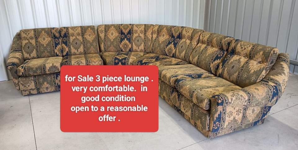For sale. 3 piece  corner lounge in  good condition open offers need gone
Comfortable to sit on