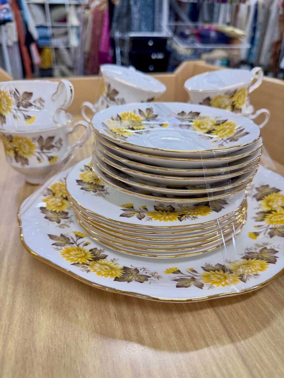 We thought we’d do the leg work for you and find some of the most curious and fabulous items in our Moonee Ponds store. From art and homewares to toy cars, books, hats, clothes, musical instruments and even your next vintage display suitcase - here are a few things that caught our eye this week. 👀 That’s the joy of op shopping - you never quite know what you might find. (Though after this post, hopefully you do! 😉) Pop in, have a browse and give something great its next life in your home. 💚 #opshopfinds #bslopshopfinds #mooneeponds