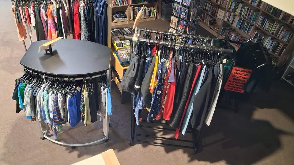 PLEASE NOTE we are now accepting:
 Small bags of Ladies' & Kids'
      SUMMER clothing ONLY;
 All Men's clothing;
 Books, Toys, Furniture, Linen,
      Bric-a-Brac ...
All items should be clean & in good condition for resale. Many Thanks!
Today we received many wonderful donations of clothing, shoes & bric-a-brac which will be out in the shop very soon, so do call in this week if you don't want to miss out!!