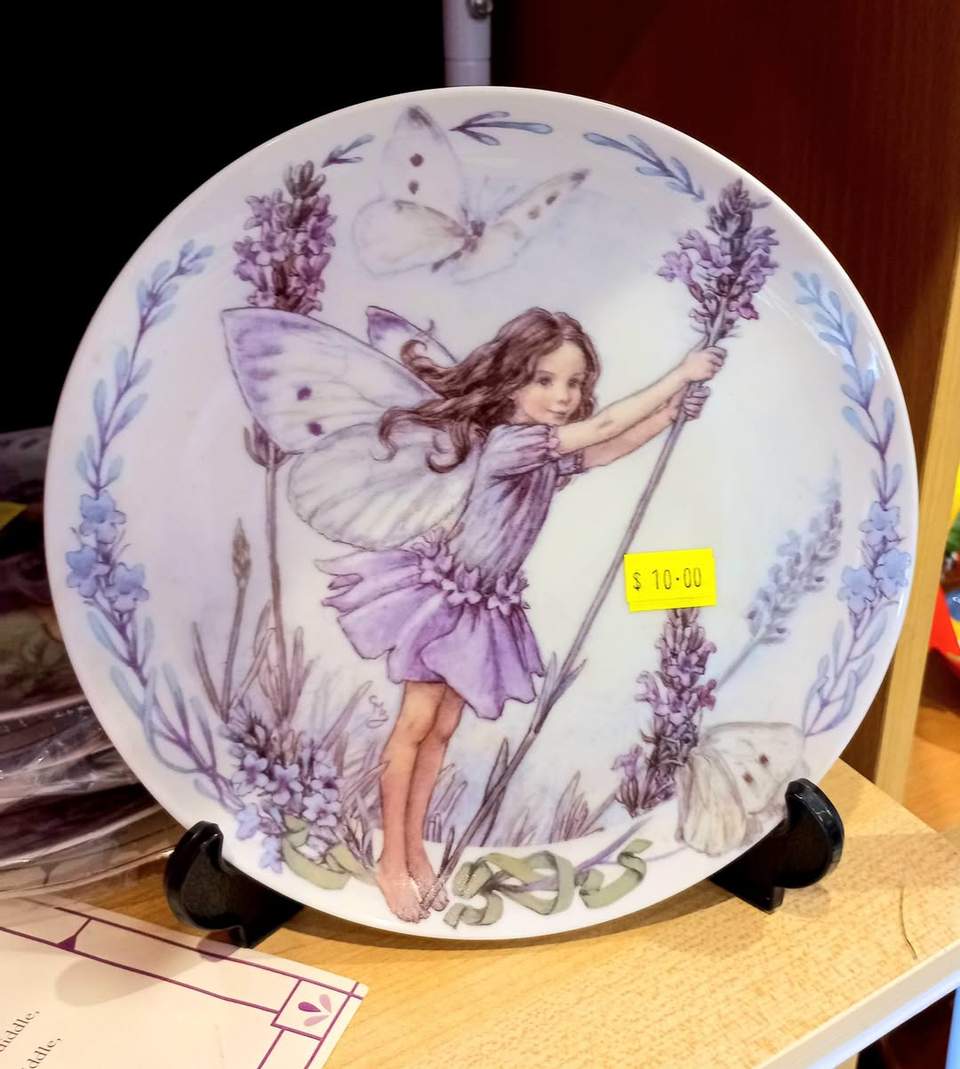 Open Wed to Sun 10am-2pm. The Robertson Burrow Community Op Shop ! Worth the visit! Bring the  kids! Lots of toys, books, games & puzzles for them. All winter clothes are half price. Sorry no holds. Robertson Discover More #opshopping #worththedrive #southernhighlandsnsw #opshopfinds #bricabrac #schoolholidayfun #clothessale