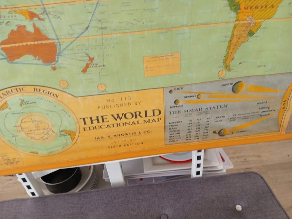 Vintage world map excellent condition  only $25.