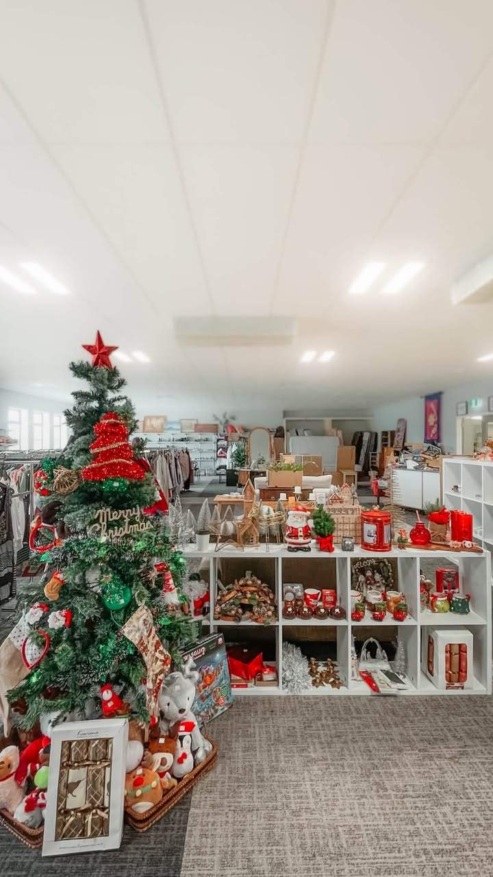 Christmas is just around the corner and the Westgate Family Store is getting ready for you and your whanau to celebrate in style
Many prezzies to pack and wrap can be found in-store today