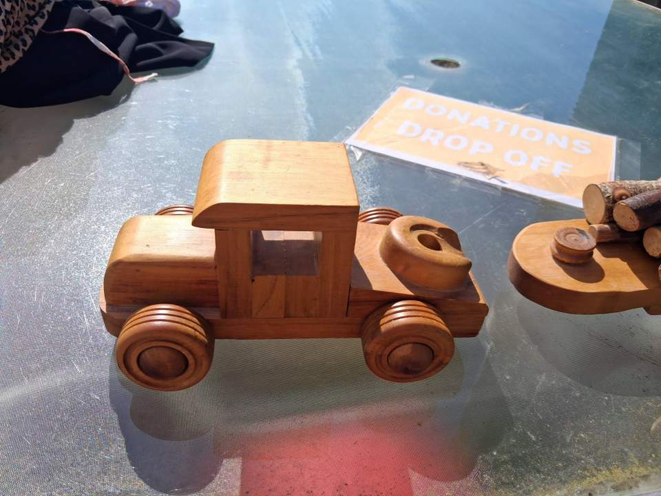 OneCoast auction #32: Wooden toy truck and trailer Auction closes: 8pm, Sunday 13 September Opening bid: $10 Just one small auction this week, a cute wooden logging truck with a trailer and half a load of logs that can easily be added to. Biro in the photos shows you the size.