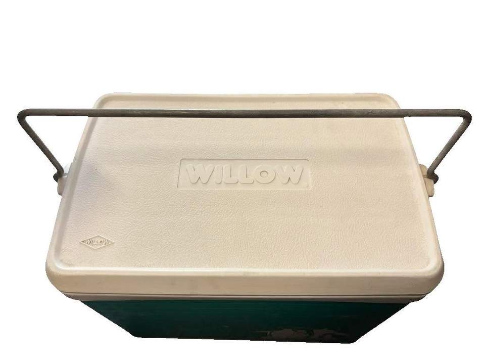 Vintage Willow metal esky in great condition $60