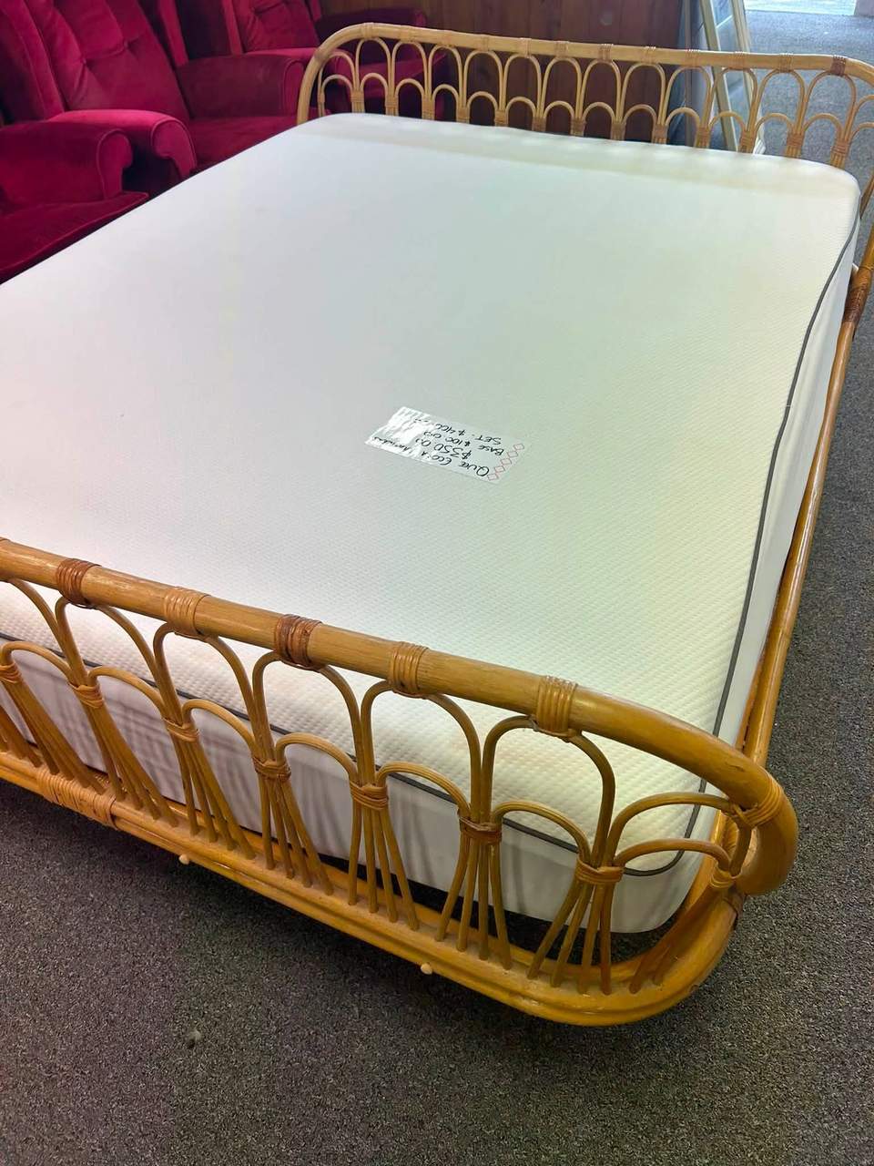 Happy Spring!!😍 we have new arrivals of furnitures in store awaiting new homes. Lots of couches, side bed drawers, Ecosa queen mattress, shelves and so much more in store. We look forward to seeing you all here🥰
