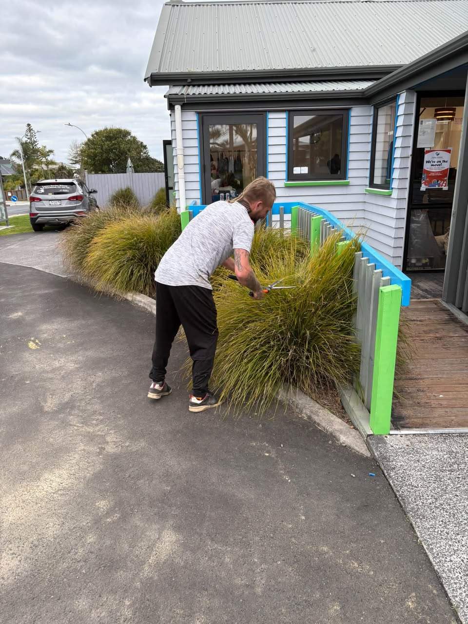 Our first week full week open at our new premises is now complete and we are drawing breath.
It has been fantastic to see lots of you enjoying the new shop.
We need to thank many more members of our community who helped us create the space we are very proud of!
Huge thanks to Pohutukawa Coast Menzshed, including Paul, Adrian, Mick and Tony who beautifully restored our table and counter and did numerous other jobs.
Dave from Auckland Security Cameras for providing  the labour to install our cameras
Tomo for tidying up our ‘garden’ , taking away rubbish and helping put up fixtures.
Myken for painting.
Mark for graphic design ( new signs coming soon!)
Kevin for scaffolding, erecting current signs, and lots of other jobs.
Neighbours for use of their bins, baking and providing manpower to help lift in our heavy units.
NZ movers for supplying van and men
Surplus Traders for outstanding service and providing our new shop fittings at an amazing, heavily discounted price.
Our prior landlords at old CT shop and storage unit who have been flexible and helpful.
And all of you who have provided donations and feedback.
We look forward to next week!