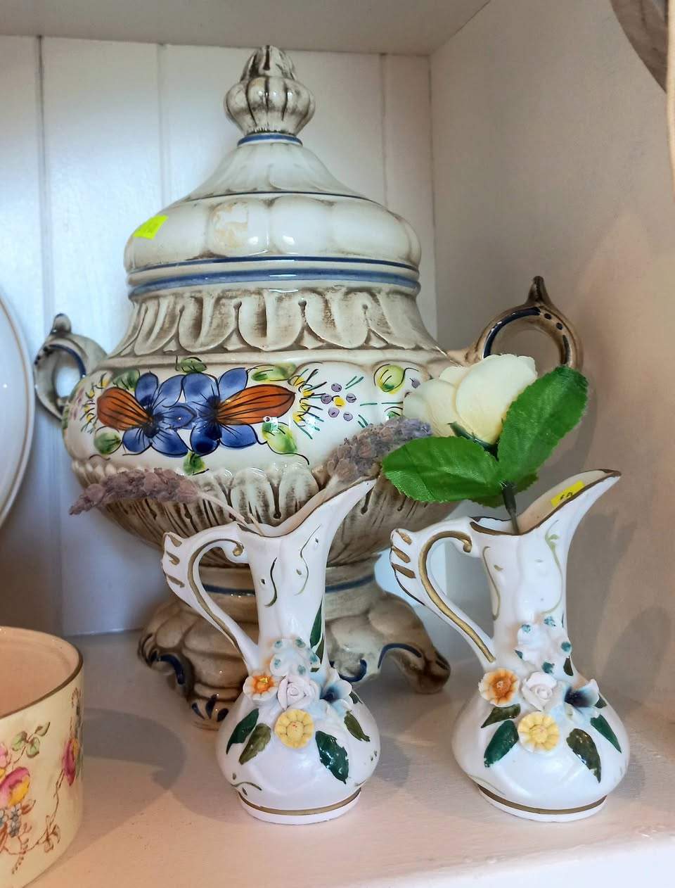 So many bargains at The Robertson Burrow Community Op Shop We're open Wed to Sun 10am-2pm. 26 Hoddle St Robertson.  Ph: 0493 199 668 (Sorry no holds via this post or postage) #springintorobertson #tuliptime #TogetherWeBloom #robertsonnsw #tuliptimesouthernhighlands Robertson Discover More