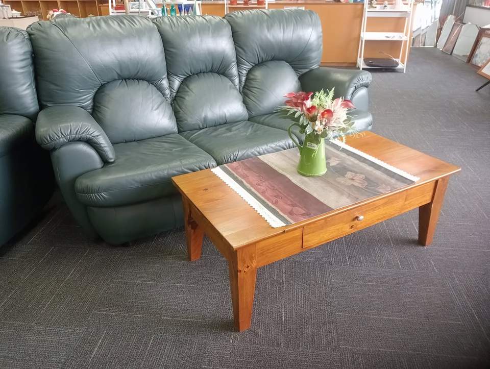 WELL… THAT ESCALATED QUICKLY.
The van arrived… and apparently decided we didn’t have enough to do today.
We have SO. MANY. GOODIES to get through — and these two beauties are leading the charge!
 THE CLASSIC — $895
A gorgeous green leather 3-seater + 2 armchairs with that beautiful classic, timeless look.
OR…
 THE RECLINER — $995
A stunning John Morgan Leather suite — also a 3-seater + 2 armchairs, but this one has TWO reclining seats!
Yep… two recliners.
So technically nobody needs to fight over the best seat.
Technically.
There is some pre-loved wear, which we've taken into account with the price — but these are seriously impressive lounge suites and definitely worth coming in to see for yourself.
And while you're here… prepare to have a rummage!
 We've had a HUGE ELECTRICAL DROP
 We've already been restocking
 There are HEAPS more goodies waiting to hit the floor
 And we'll be continuing to restock throughout the day!
Honestly… we've got a LOT to get through.
Oh — and there’s a gorgeous solid-wood coffee table that's arrived too!
Now we need your verdict…
 WHICH ONE ARE YOU TAKING HOME?
 $895 — CLASSIC & TIMELESS
OR
 $995 — GIVE ME THE RECLINERS!
And be honest… are you sharing the recliner or claiming it as YOUR chair?
 Stratford Hospice Shop
 Tue–Fri 9am–3pm | Sat 9am–1pm
 Delivery available
 Afterpay available
 Every purchase helps support Hospice Taranaki.
#StratfordHospiceShop #HospiceTaranaki #StratfordNZ #Taranaki #LeatherLounge #FurnitureFinds #Electricals #PreLovedFurniture #SecondHandNZ #ShopLocal