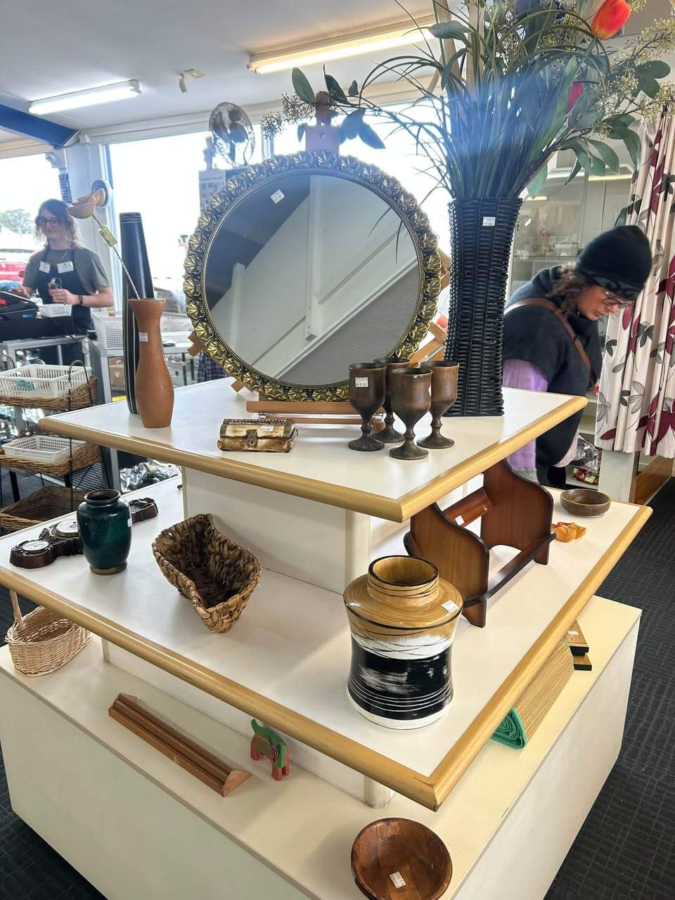 We’ve had some wonderful donations today, including a great selection of books, furniture and plenty more treasures. Pop into the Whanganui Salvation Army Family Store and have a look and checkout our prices, you never know what you might find!
A huge thank you to everyone who kindly donates to us.