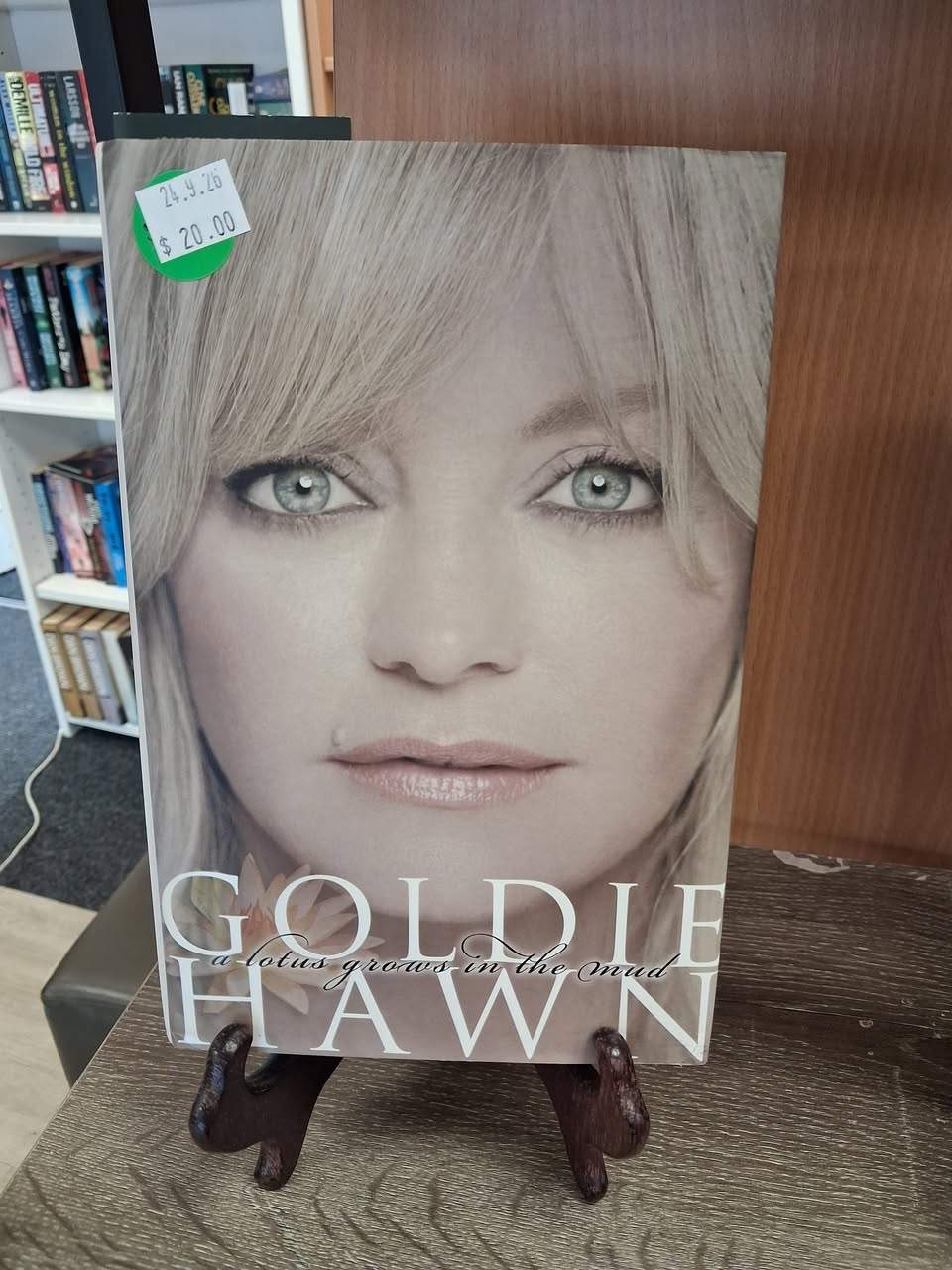 We have an amazing collection of celebrity books - all signed!  From Kiwi Icons Peter Snell and Peter Blake to Jimmy Carter & Goldie Hawn!
Come on down and grab a copy of your hero!