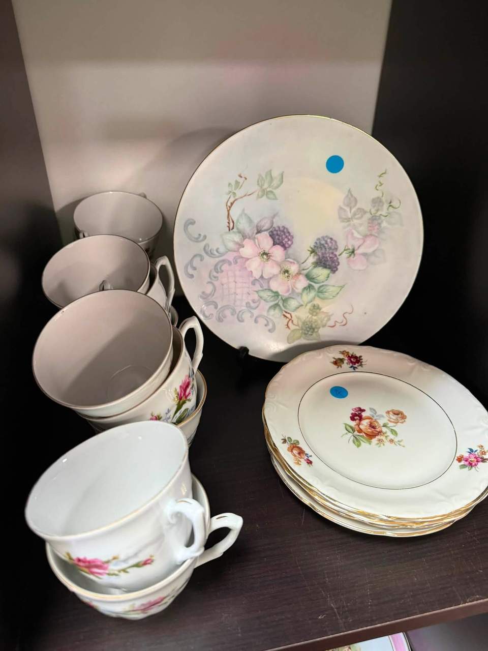 Just a few of the amazing donations that are available and ready for you to enjoy today! Open 11-3, Fri/Sat/Sun Supporting community groups and 100% volunteer run!