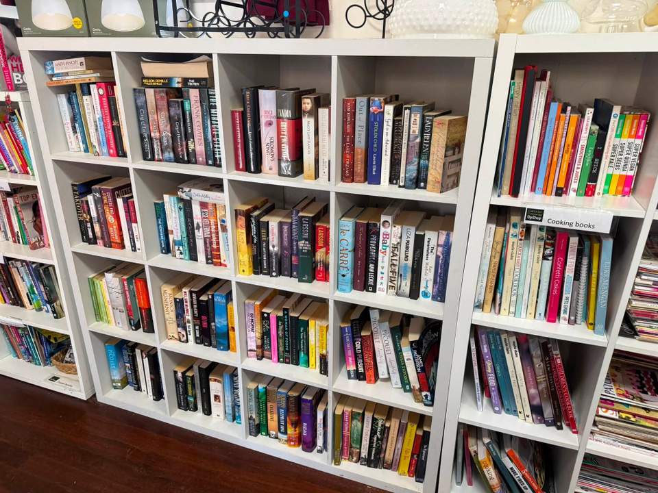 Just a few of the amazing donations that are available and ready for you to enjoy today! Open 11-3, Fri/Sat/Sun Supporting community groups and 100% volunteer run!