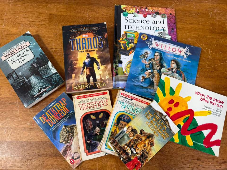 Just a few of the amazing donations that are available and ready for you to enjoy today! Open 11-3, Fri/Sat/Sun Supporting community groups and 100% volunteer run!