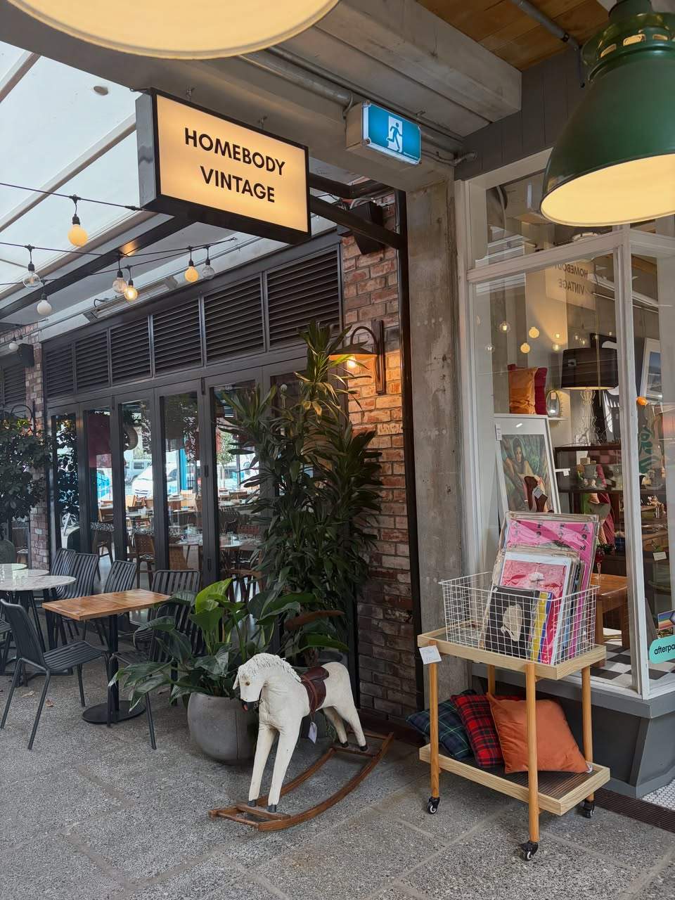 The store is looking very cute today, if we do say so ourselves.
Open 7 days 10am - 4pm in the backlane of Ponsonby Central next to WATDA so pop by and see us for great vintage and good vibes!