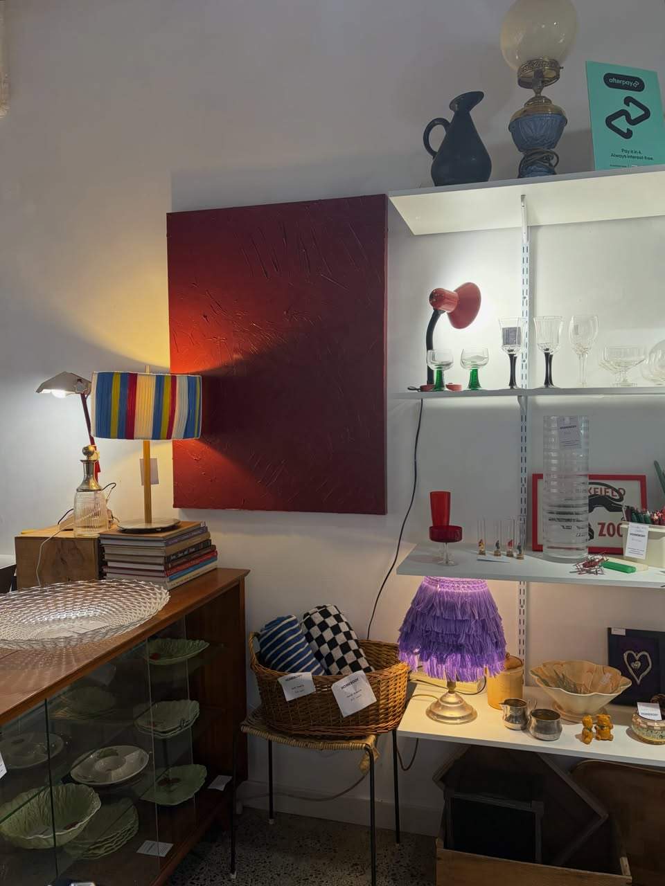 The store is looking very cute today, if we do say so ourselves.
Open 7 days 10am - 4pm in the backlane of Ponsonby Central next to WATDA so pop by and see us for great vintage and good vibes!