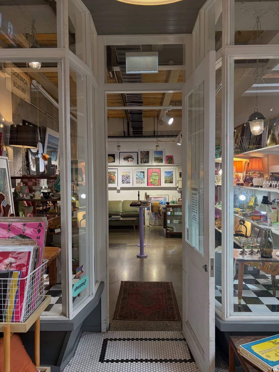 The store is looking very cute today, if we do say so ourselves.
Open 7 days 10am - 4pm in the backlane of Ponsonby Central next to WATDA so pop by and see us for great vintage and good vibes!