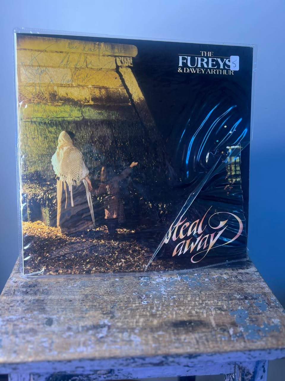 🔥 FATHER'S DAY WEEKEND RECORD SALE — TOMORROW! 🔥 The wait is over. Tomorrow from 9AM, over 300+ records hit the floor at Salamander Bay Recycling. 💿 Rare finds 🎸 Vintage classics 🎤 Iconic artists 🎶 Hidden gems Every record individually priced. No pre-sales. No holds. No sneak-ins. This is strictly first in, best dressed. Whether you're a serious collector or just love the thrill of crate digging, make sure you're through the doors when they open. 📅 Tomorrow ⏰ 9:00AM 📍 Salamander Bay Recycling Get ready to dig. The gems won't last long. When they're gone, they're gone. 🎶🔥