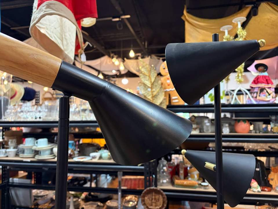 Treasure, treasure, everywhere...
The Shed
Open 7 days | 9am to 5pm
NEW: Sip & Shop 5-7pm Fridays
4/1 Dairy Rd, Fyshwick