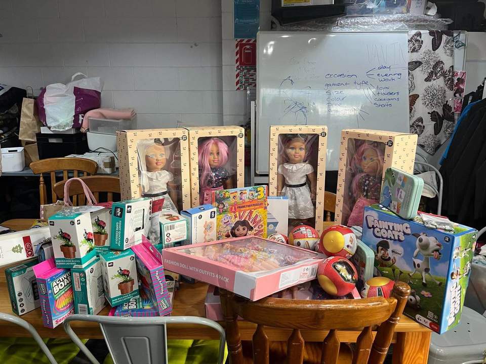 CHRISTMAS GIFTING MAGIC!
A HUGE Butterfly thank you to Ray and Hayley for your incredibly generous support towards our Christmas gifting this year!
Your kindness is going to help us spread a little extra Christmas magic to local whānau and tamariki who may otherwise miss out.
We are so grateful for people like you who help us make a difference in our community.
Thank you, Ray & Hayley, for helping us make Christmas a little brighter!