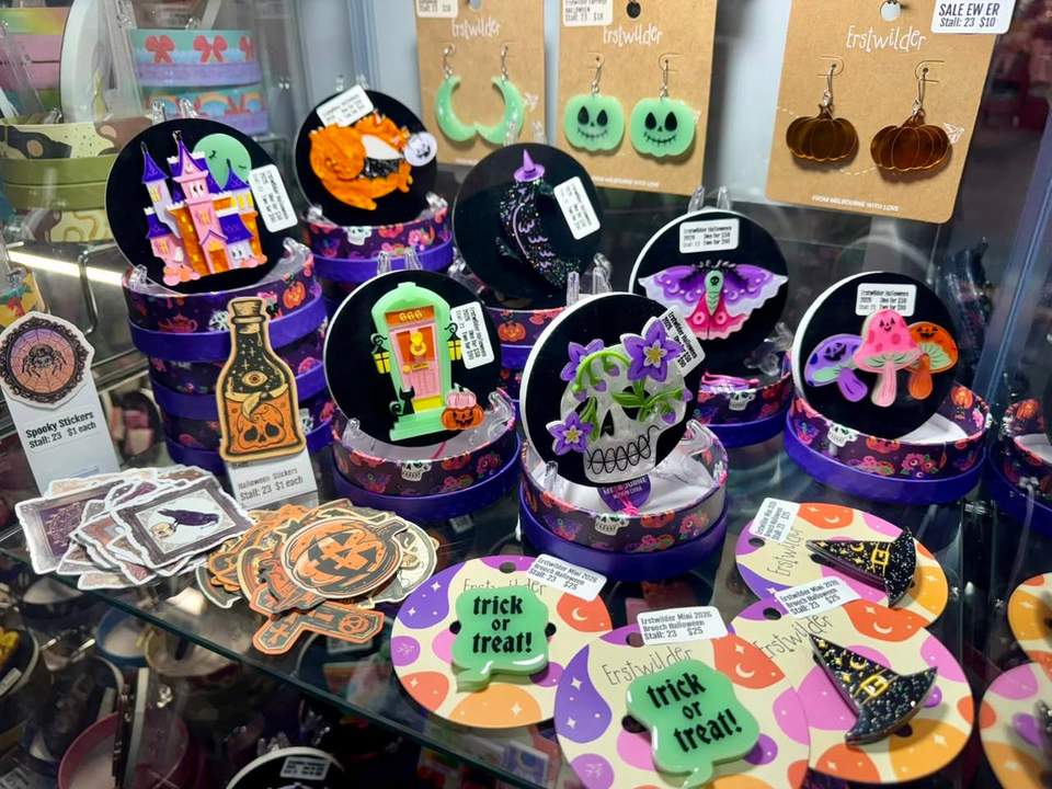 The latest Erstwilder Halloween collection is in store now!
Plus we have some older favourites still in stock!
#erstwilder #broochie #erstwilderbrooch #erstwilderbrooches #daylesford #daylesfordmacedonranges #visitdaylesfordmacedonranges #Halloween #halloween