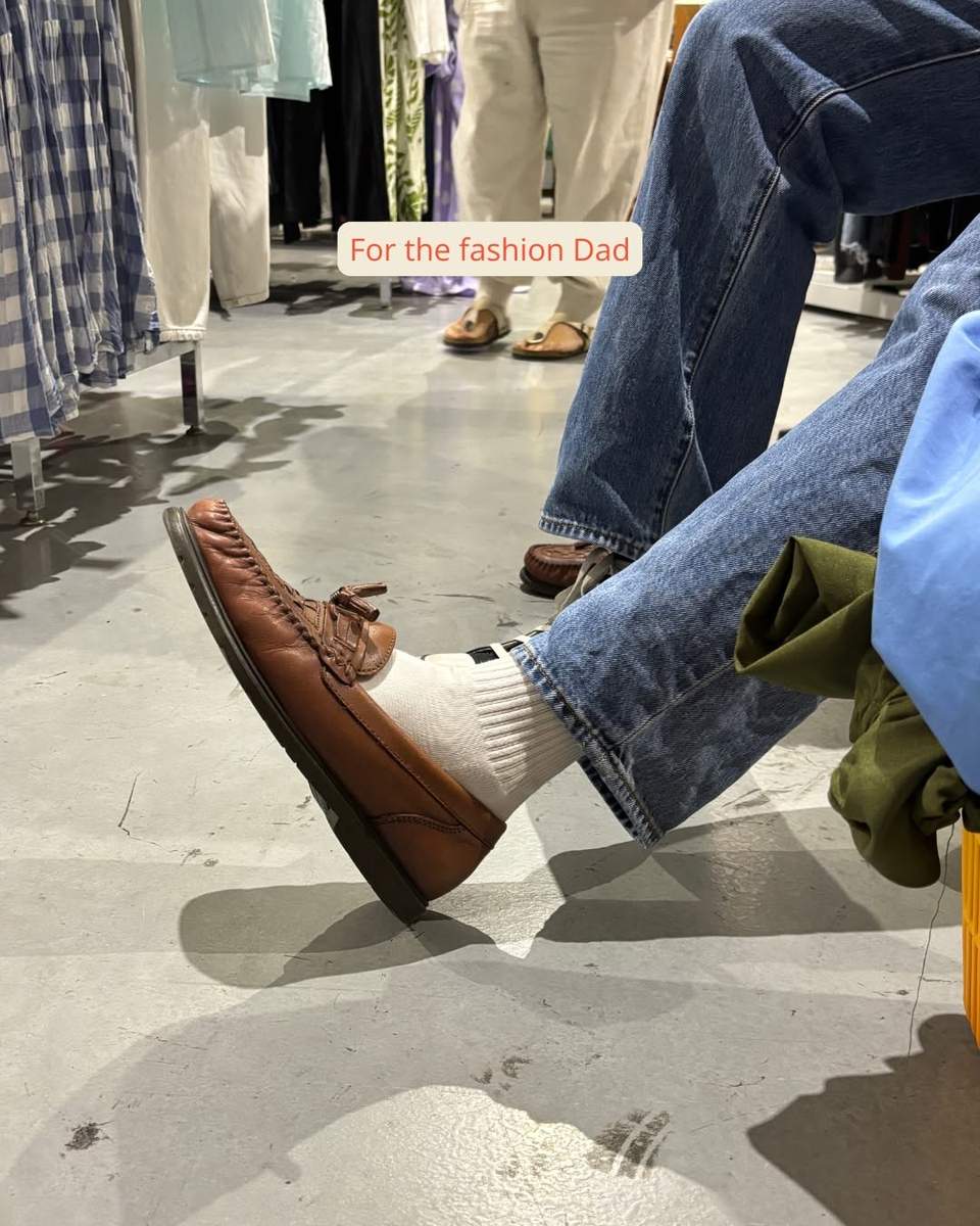 For the dads who are impossible to buy for 👀 The record collector. The coffee enthusiast. The "don't get me anything" dad. The one who definitely doesn't need another pair of socks. Good thing Lifeline Shops is full of gifts with a little more personality ✨