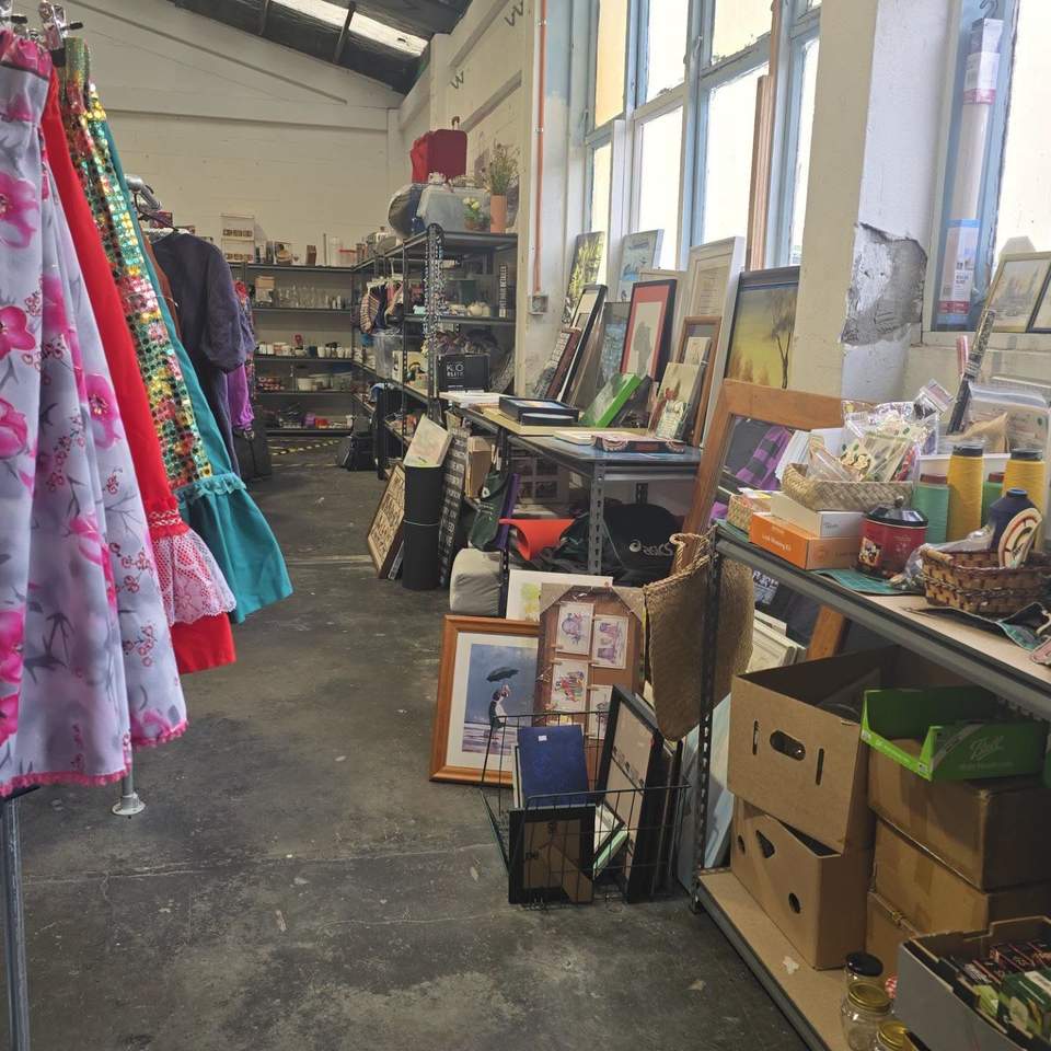 🙌Feel like a treasure hunt this weekend🌟✨️🎀🧸 Pop into one of our fabulous op shops where every dollar spent helps us save a life🐾 46-50 High St South, Carterton 4 Railway Ave,Upper Hutt 262 Jackon St, Petone 162 Cuba St, Wellington 208 Main Highway, Otaki And, If you are having a spring clean, we would love your pre-loved items🫶 Our shelter has never been so busy helping animals in need. So shop, donate or volunteer....and help us save lives 🥰 #shopwithpurpose #everyanimalmatters #togetherwecansavelives #opshop #recycle