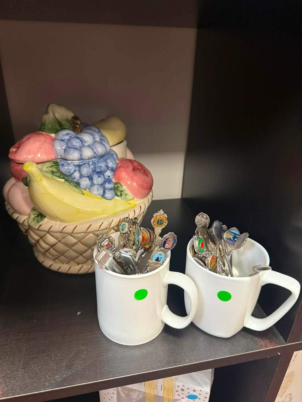 Some highlights in our donations this week! ☀️Open Friday/Saturday/Sunday 11-3 ☀️ 👖👚🎽Adult clothing $5 (some exceptions) 👦🏼👧🏽🧑🏻‍🦱Kids clothing $2 📚📖📕Books $2 🍶🥣🏺Bric a Brac $1-$10 🫖🪆🖼️Antiques and collectibles as priced.
