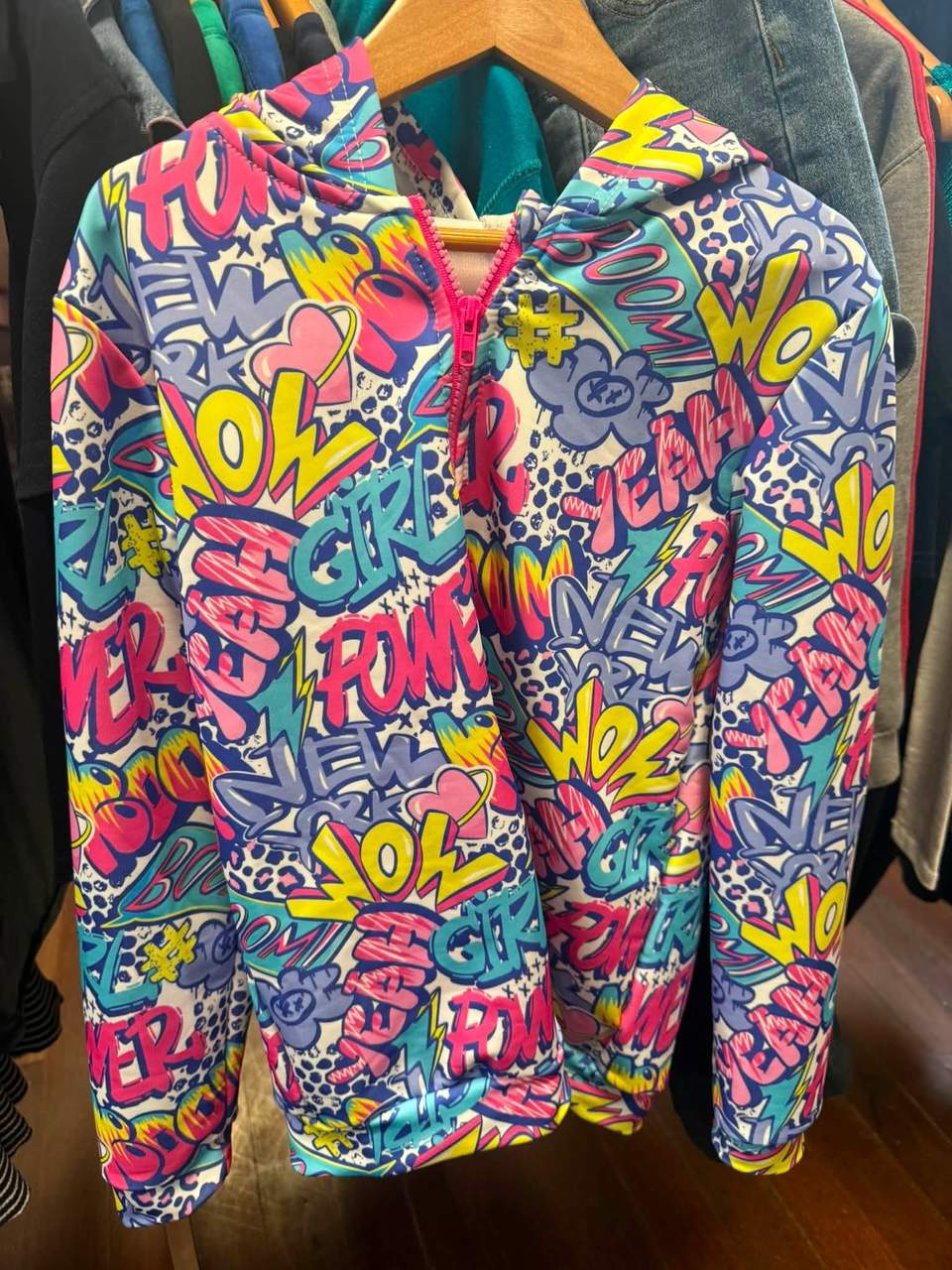 Some highlights in our donations this week! ☀️Open Friday/Saturday/Sunday 11-3 ☀️ 👖👚🎽Adult clothing $5 (some exceptions) 👦🏼👧🏽🧑🏻‍🦱Kids clothing $2 📚📖📕Books $2 🍶🥣🏺Bric a Brac $1-$10 🫖🪆🖼️Antiques and collectibles as priced.