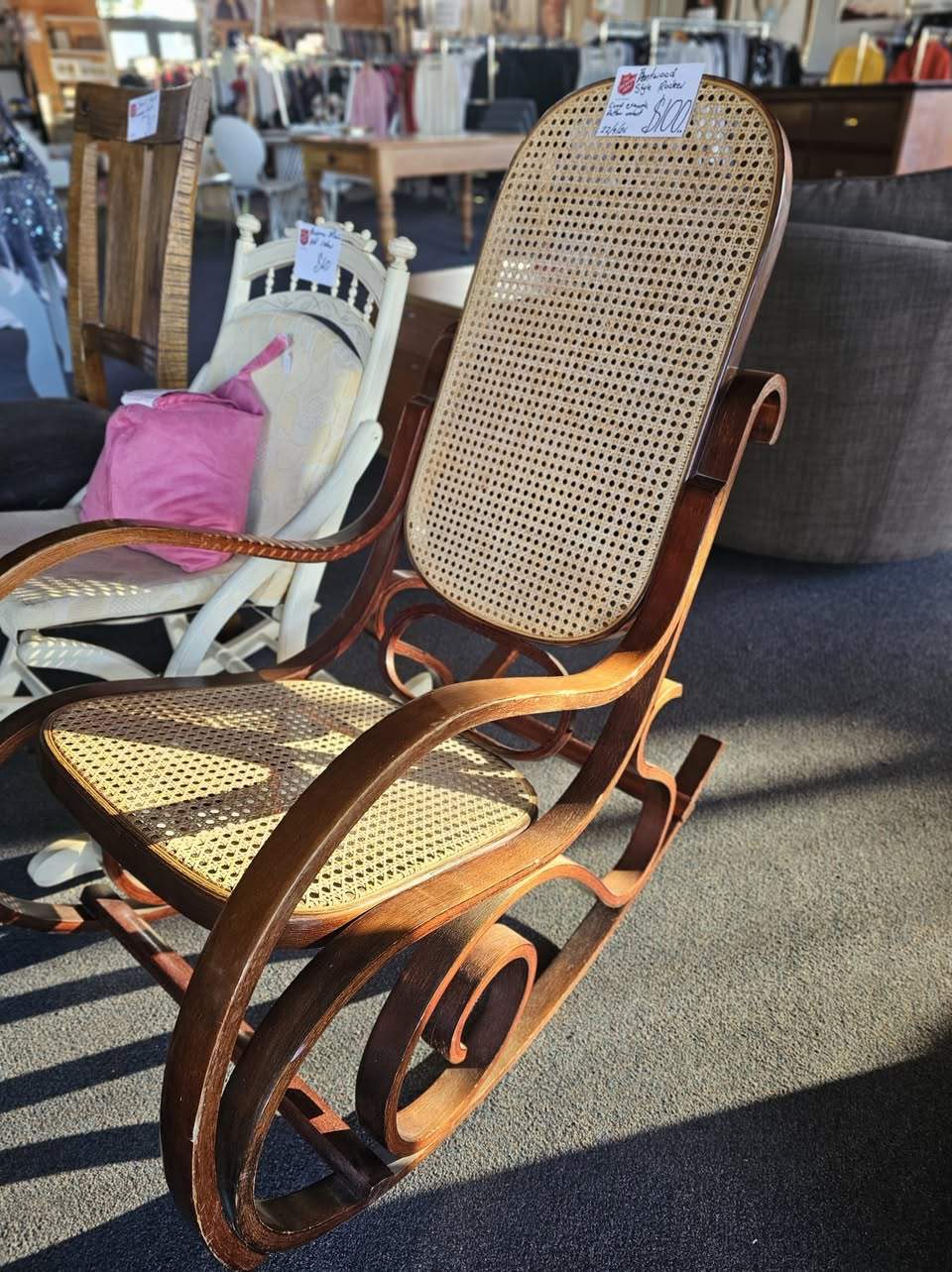 We have beautiful furniture in store
Have a browse
Share with a friend if they are on the search for an item
 Happy Thrifting
#furnituredeals      #woolston