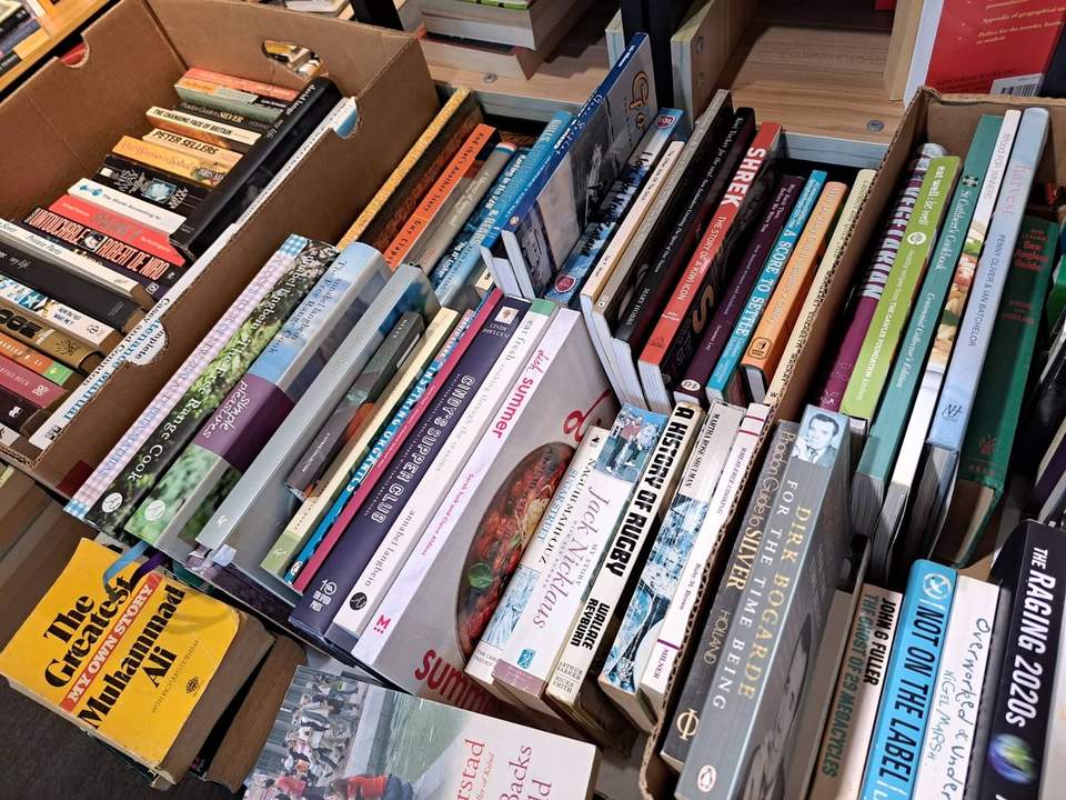 Sneaky peek at the flash sale, starting tomorrow!
Books on the sales tables are $4 each or three for $10, come in quick, this sale can only last a week

#secondhandbooks #secondhandbookshop #parnellbusiness
