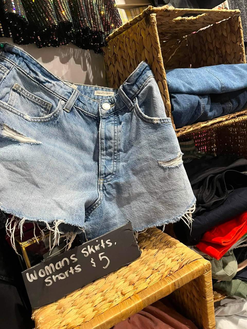Open until 5pm with new fashion finds and low price tags; customers are invited to message the seller.