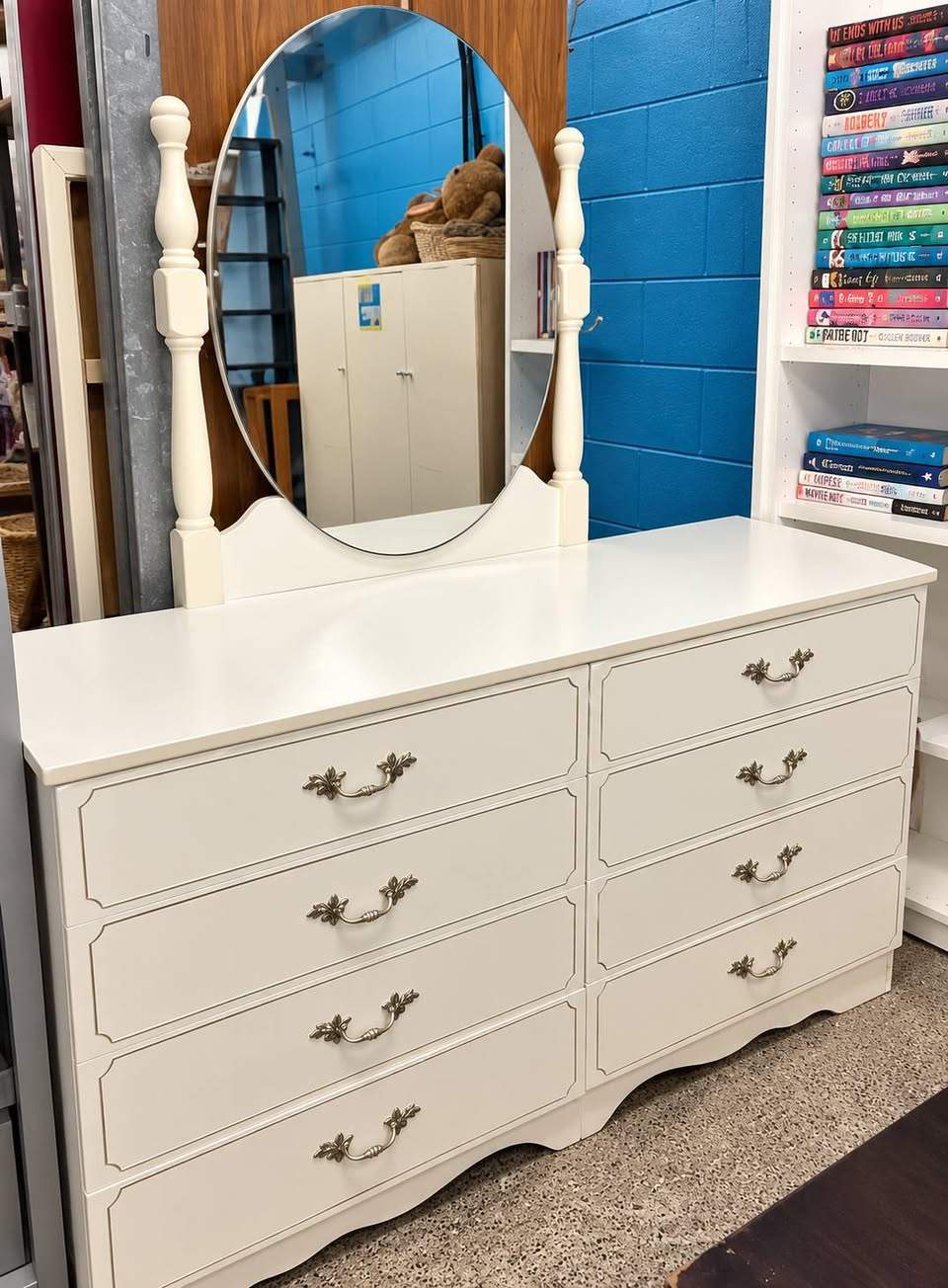 FRESH FURNITURE ARRIVALS IN THIS WEEK!
Check out some of the great furniture arrivals hitting the floor this week!
From couches and cabinets to drawers, office storage solutions and more — there's plenty to come and check out!
 PLUS, CHECK OUT OUR PRICED TO CLEAR FURNITURE OUTSIDE!
We've got a range of items outside at bargain prices, ready to go! Perfect if you're after a great deal without breaking the bank!
 Second-hand treasures at ReUse prices!
 Hamilton ReUse Centre – 60 Lincoln Street, Frankton
 Pop in, have a browse and grab yourself a bargain before someone else does!
These one-off finds don't tend to stick around, so get in quick