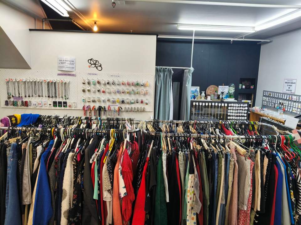 Open today 9am - 12.30pm
I'm not usually open on Mondays, so pop in and have a browse while you can