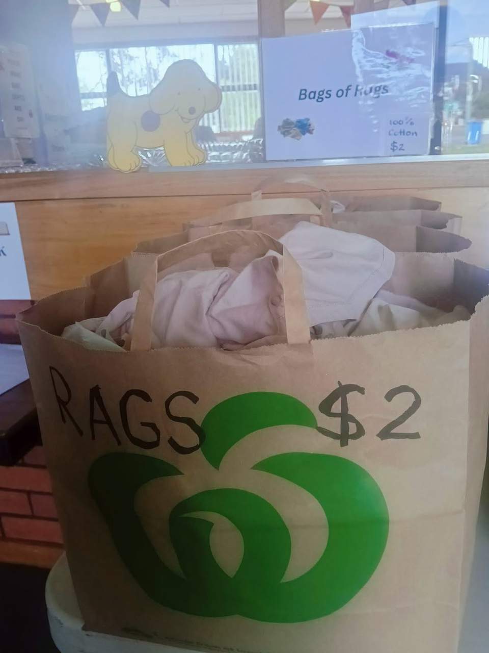 Rags ....for sale .... Fingal Op Shop
$2 a bag !!!!!
Thanks to our amazing volunteers for putting these together :