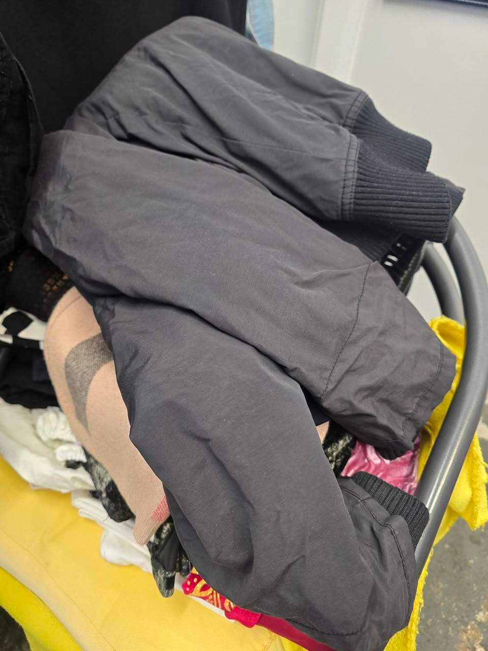 See you tomorrow from 5am.
We have had loads of clothes droped off this afternoon. All clothes are $5 each. So please dont miss out on many bargains.
496 Fergusson Drive, Trentham Upper Hutt.