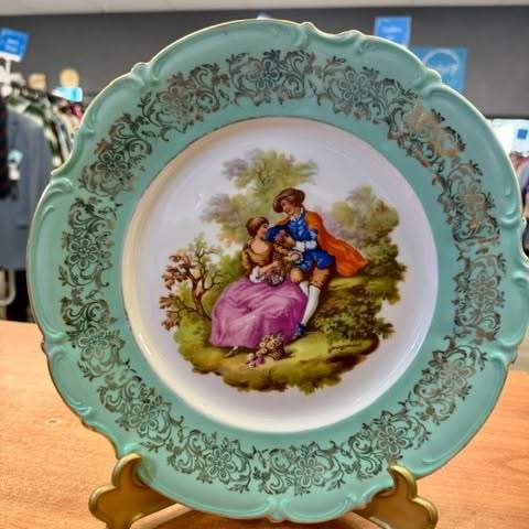 Look what's new at Burleigh Op Shop
Gorgeous vintage pieces, glassware, vases & more — and most items are just $2!
Pop into Burleigh Op Shop and grab a bargain!
#BurleighOpShop #OpShopFinds #Bargains