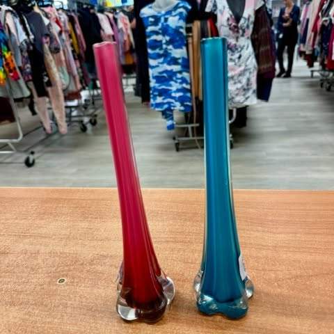 Look what's new at Burleigh Op Shop
Gorgeous vintage pieces, glassware, vases & more — and most items are just $2!
Pop into Burleigh Op Shop and grab a bargain!
#BurleighOpShop #OpShopFinds #Bargains