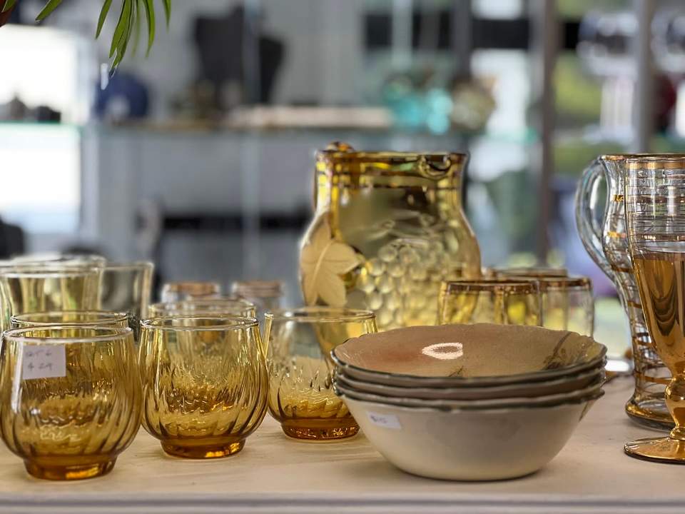 We need volunteers for our Warkworth hospice shop at Argyll Angle, 58 Queen St, Warkworth and its little sister shop Tickled Pink across the alley. If you love beautiful things and want to do good in your community, this could be perfect for you. Please pop into our Warkworth shop  and ask for Liz or call 09 425 0534
