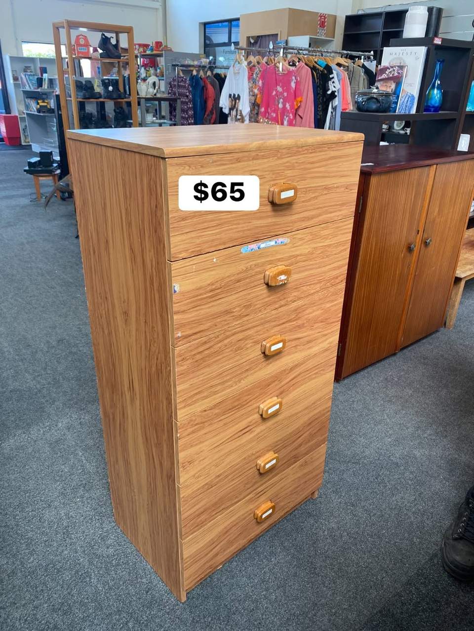 ☀️Happy Thursday☀️ Beautiful pieces fresh on the shop floor today! 🛍️Come have a browse! 🛍️ 321 Fraser street, Tauranga Open - Tuesday- Saturday 8:30-4 Closed - Sunday & Monday 📦🚛 We need your donations! Call us on 07 5710775 or email us at admin@bridgeoutreach.org.nz and get booked in for a FREE donation pick up!
